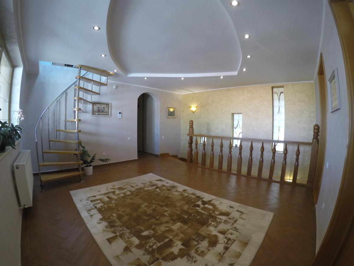 Casa Edwin Panzió Konstanca Kültér fotó